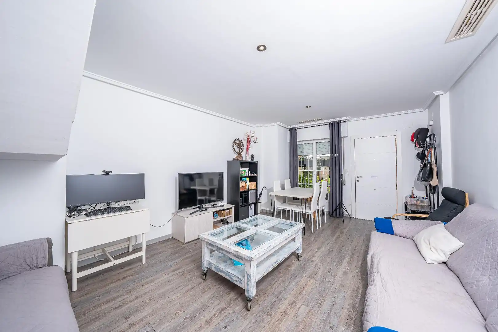 Living room of Detached homes for sale in Elche / Elx  with Air Conditioner, Private garden and Terrace