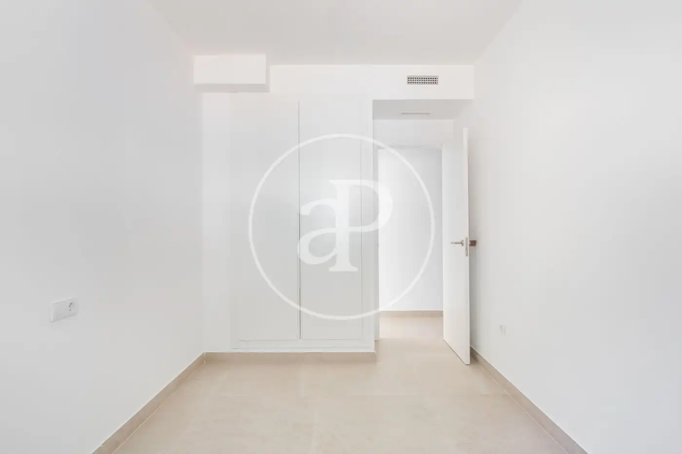 Habitación de Casa adosada en venta en Chiva con Aire acondicionado, Calefacción y Jardín privado