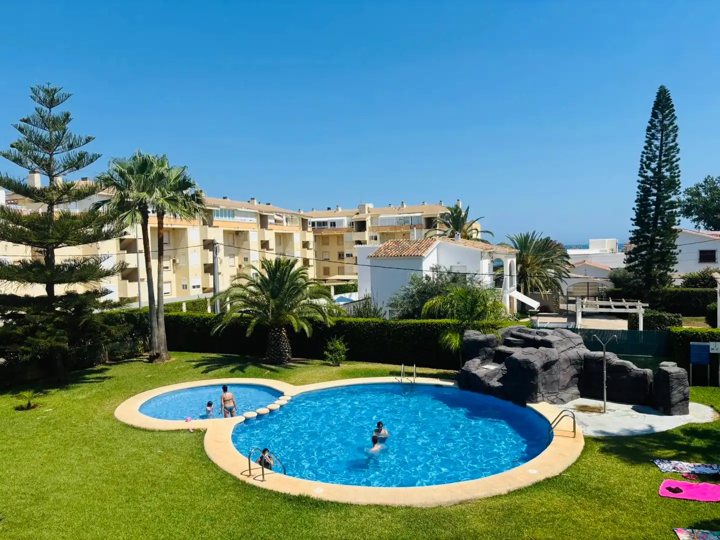 Apartament amb terrassa en venda a Las Marinas / Les Marines