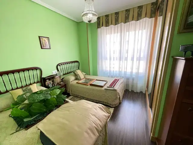 Habitación de Apartamento en venta en Cistérniga con Calefacción, Trastero y Amueblado