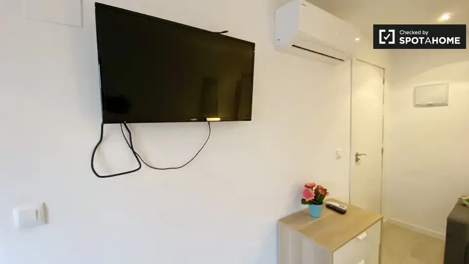 Sala d'estar de Pis de lloguer en Valencia amb Aire condicionat, Calefacció i Moblat