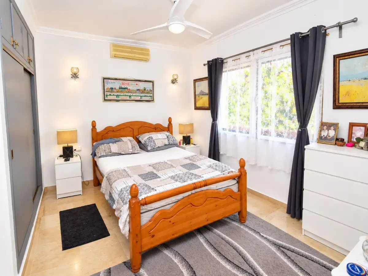 Casa amb jardí en venda a Benalmádena pueblo