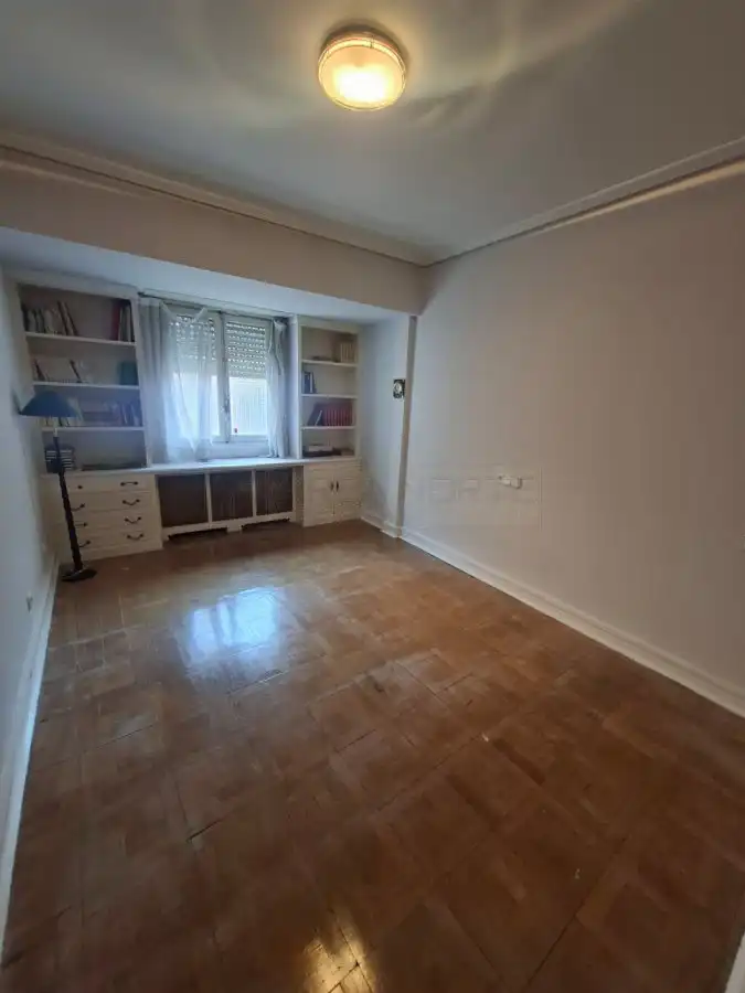 Dormitori de Pis en venda en Vitoria - Gasteiz amb Calefacció, Parquet i Terrassa