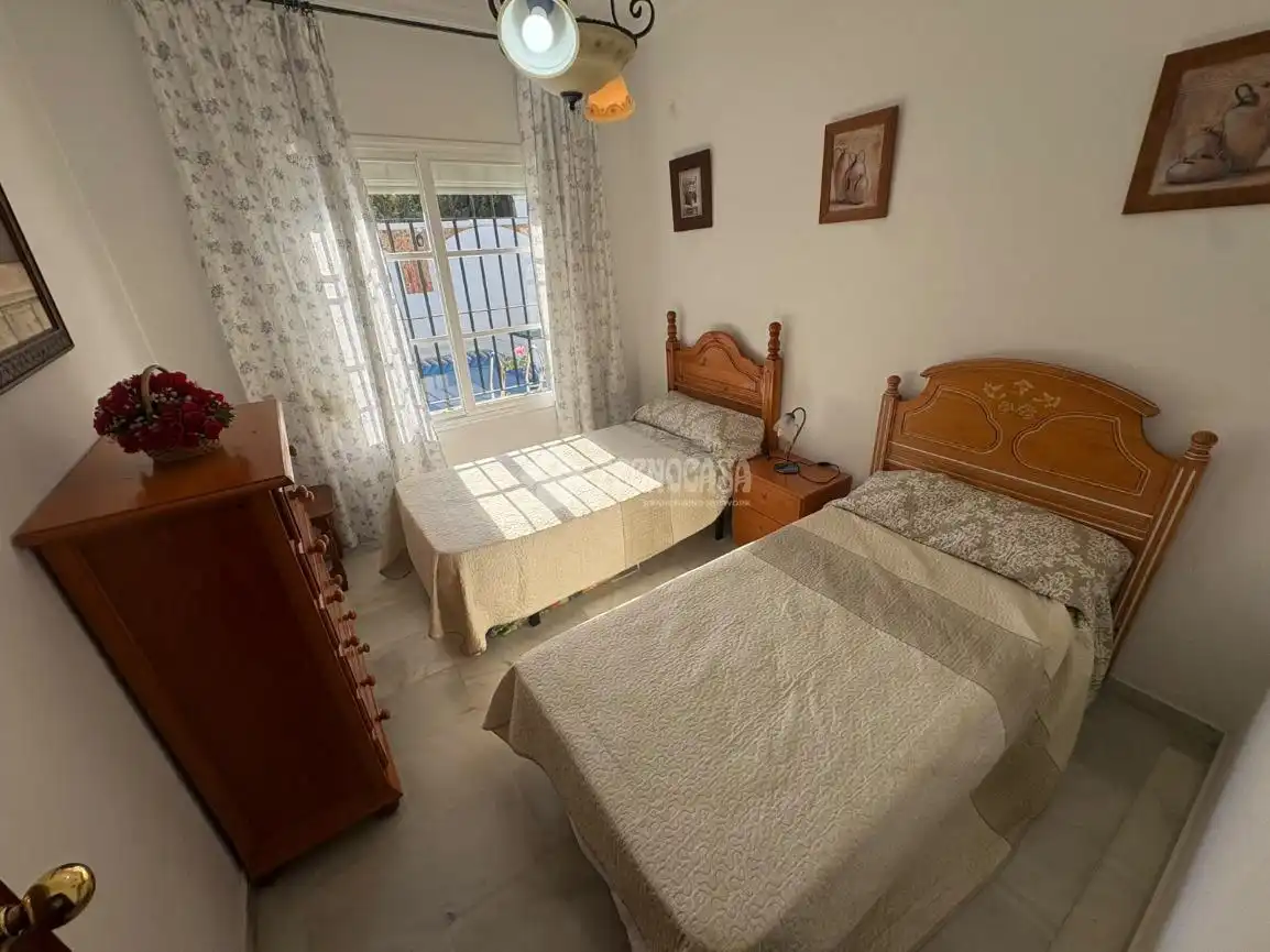 Dormitori de Casa o xalet en venda en Bonanza - Avda de Huelva - Barrio Andalucia