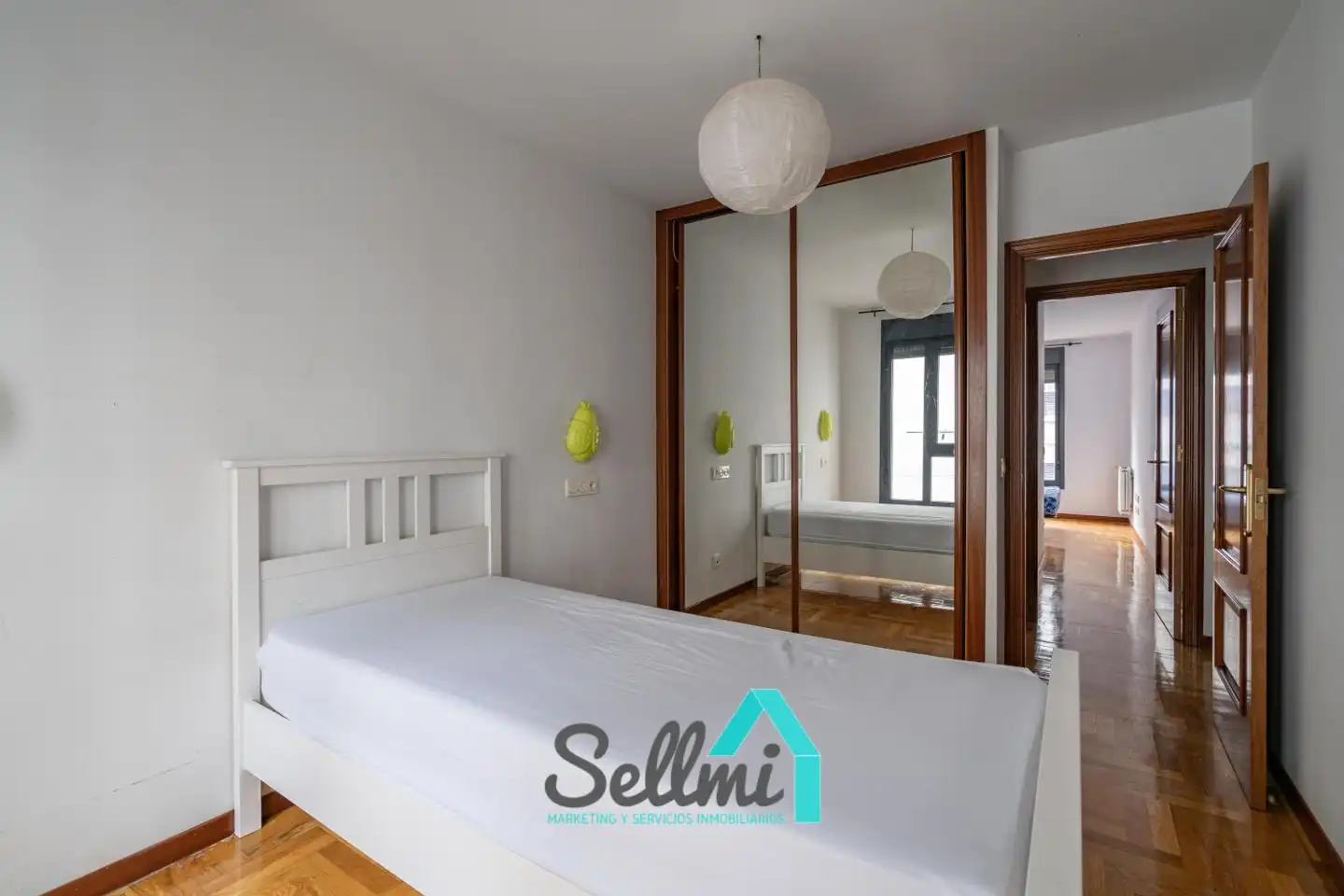 Habitación de Piso de alquiler en Oviedo  con Calefacción, Parquet y Trastero