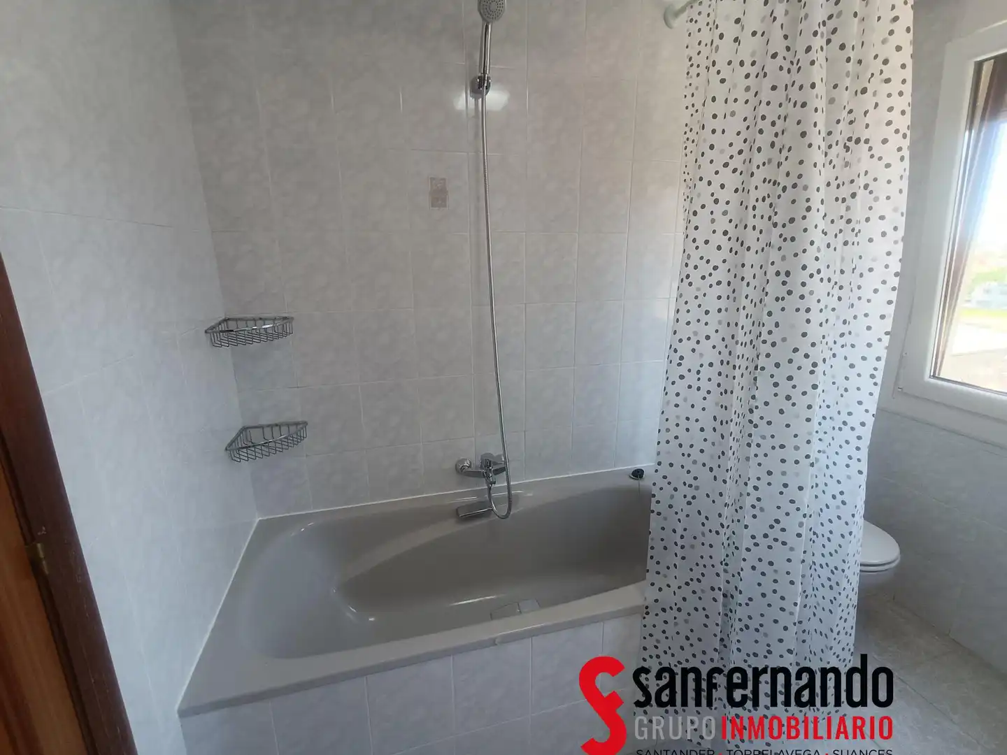 Bathroom of Flat for rent in Santander  with Heating, Parquet flooring and Furnished