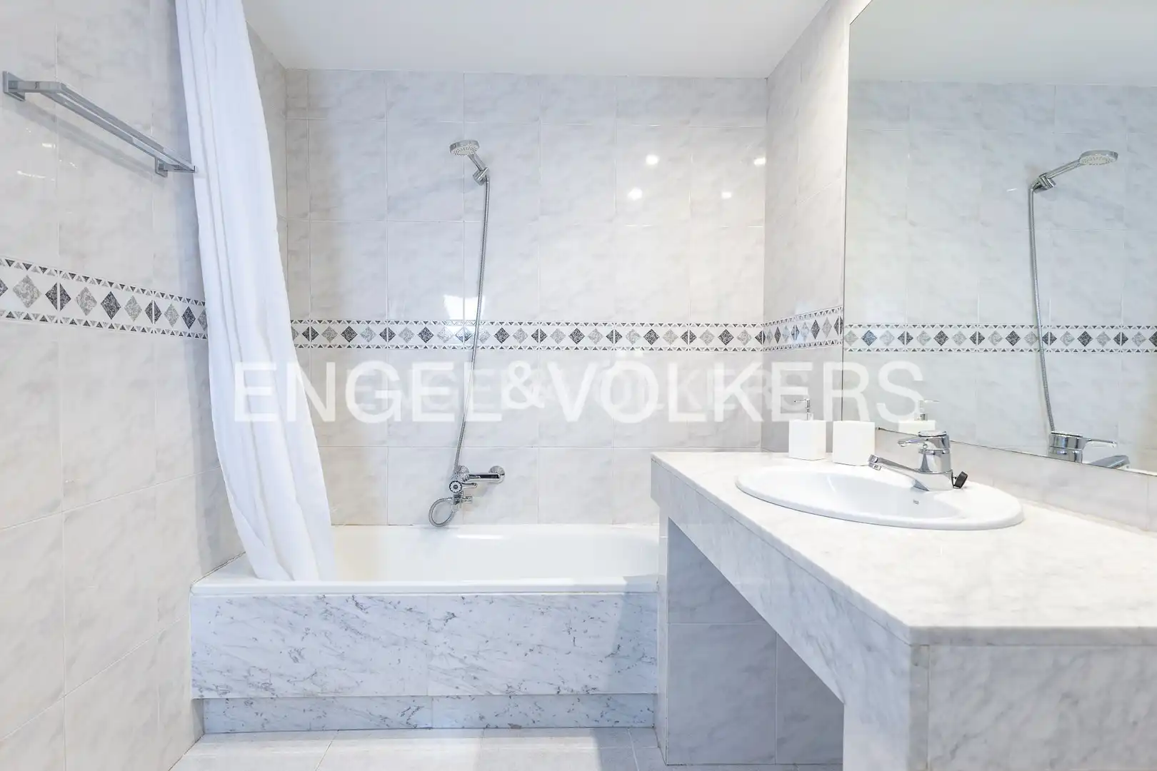 Baño de Casa o chalet en venta en El Masnou con Aire acondicionado, Calefacción y Jardín privado