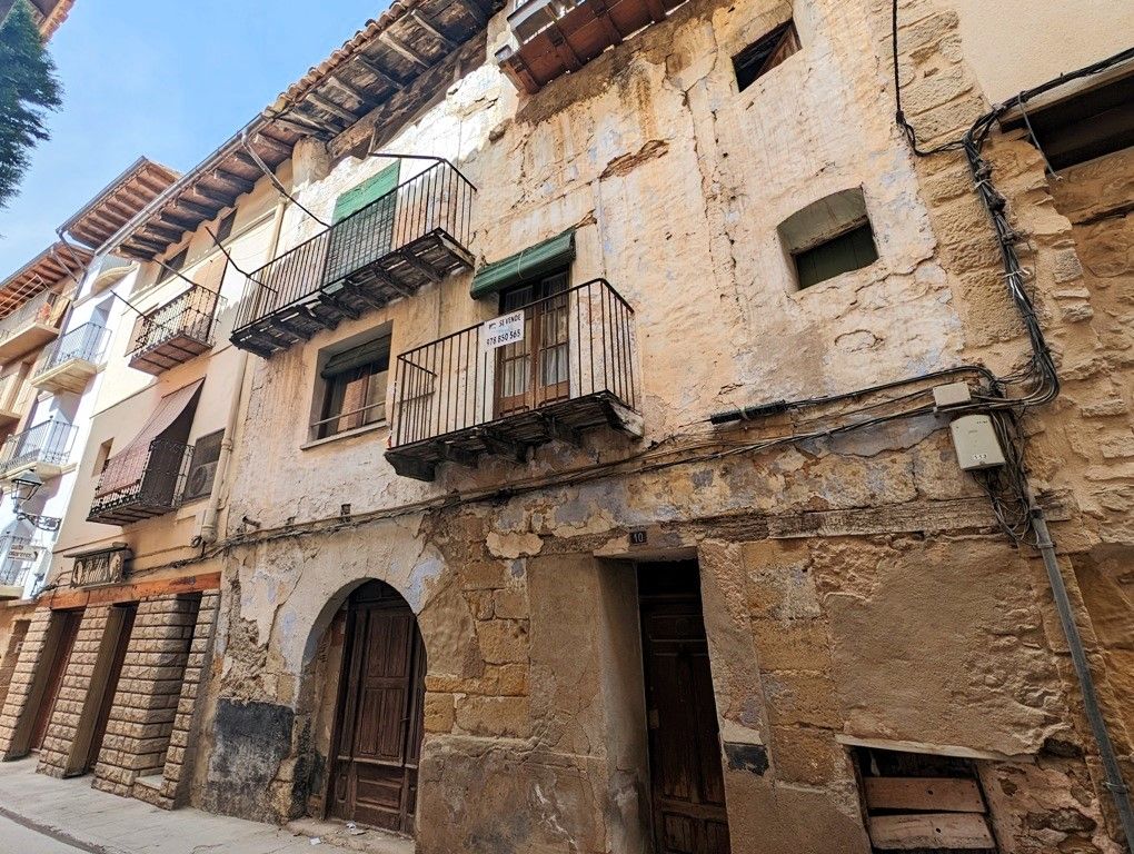 Vista exterior de Casa o xalet en venda en Valderrobres amb Terrassa i Balcó