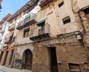 Außenansicht von Haus oder Chalet zum verkauf in Valderrobres mit Terrasse und Balkon