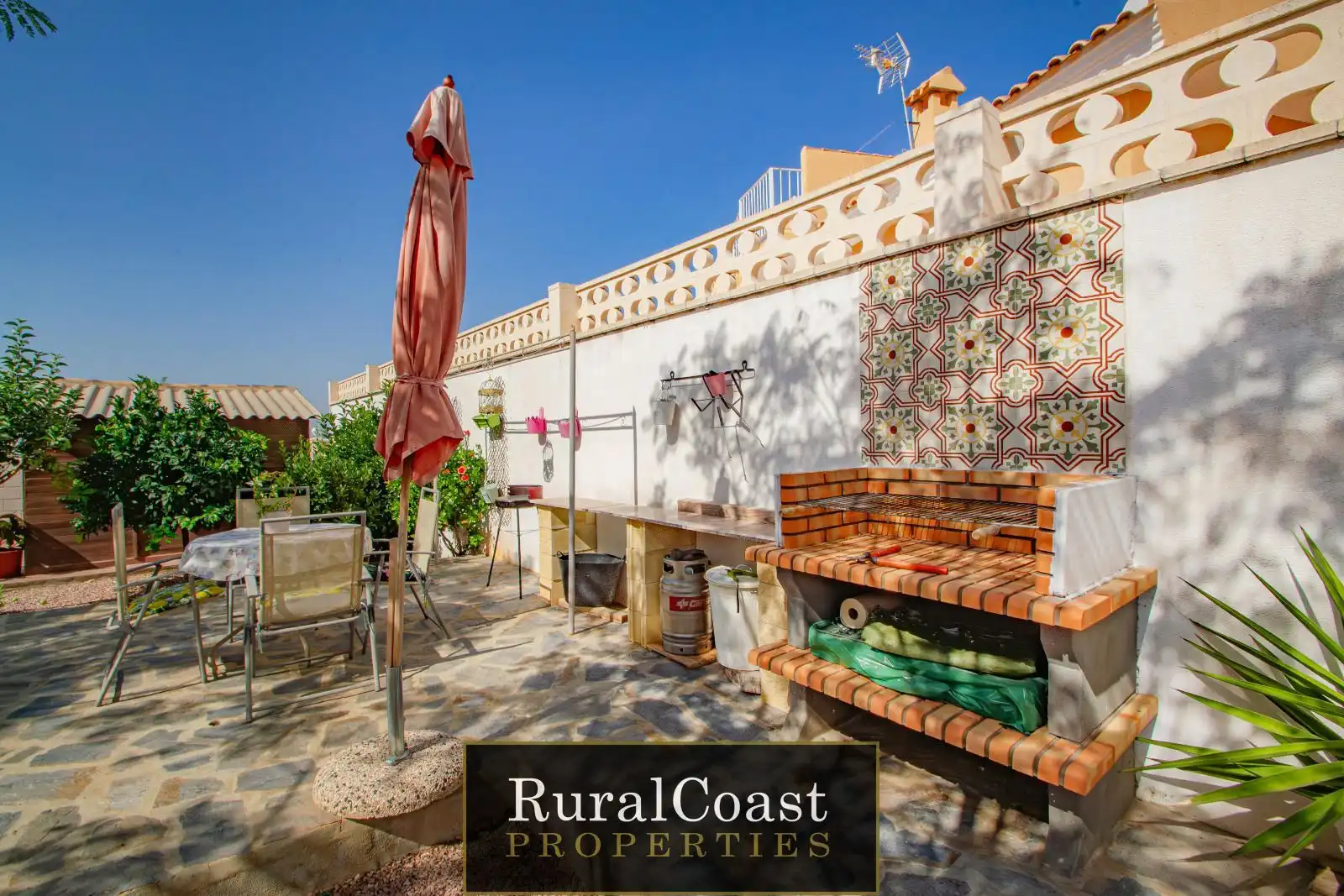 Vista exterior de Casa o chalet en venta en Busot con Calefacción, Terraza y Trastero