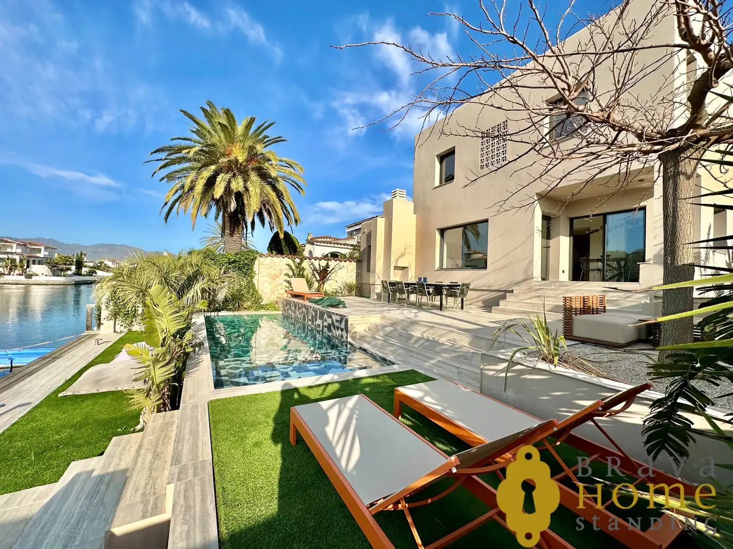 Vista exterior de Casa o chalet en venta en Empuriabrava con Aire acondicionado, Jardín privado y Terraza