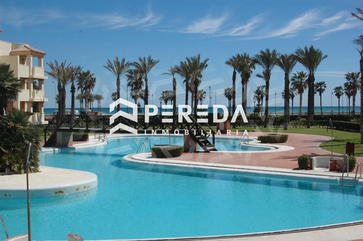 Piscina de Àtic en venda en Roquetas de Mar amb Aire condicionat, Jardí privat i Terrassa