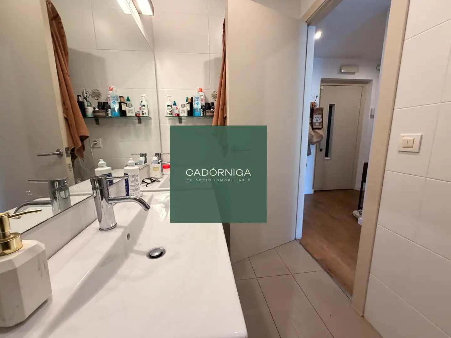 Bathroom of Flat for sale in Mataró  with Parquet flooring and Terrace