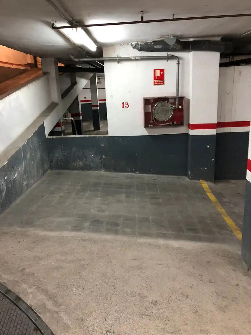Parkplatz von Garage zum Verkauf in Esplugues de Llobregat