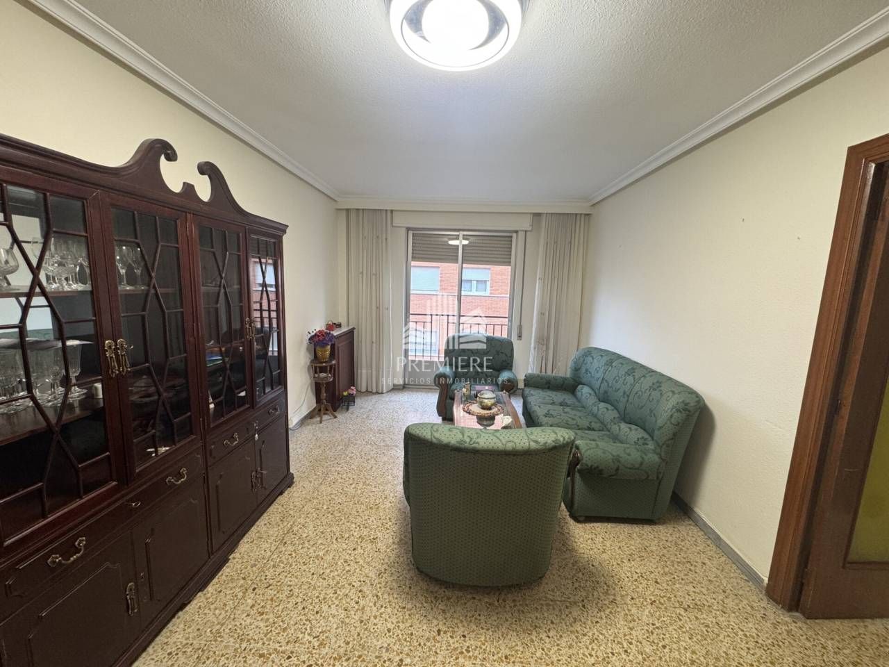 Sala d'estar de Pis en venda en Salamanca Capital amb Balcó i Alarma