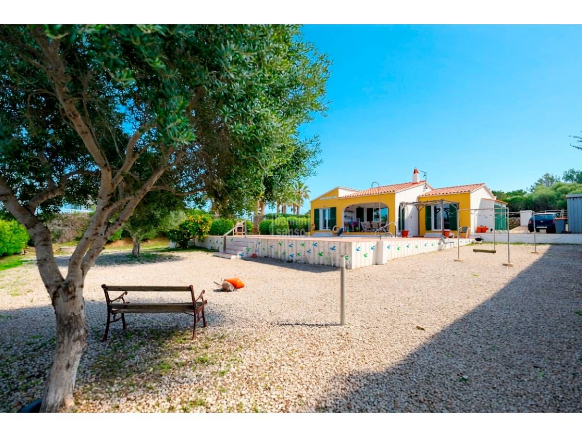 Vista exterior de Casa o xalet en venda en Maó amb Jardí privat, Terrassa i Piscina