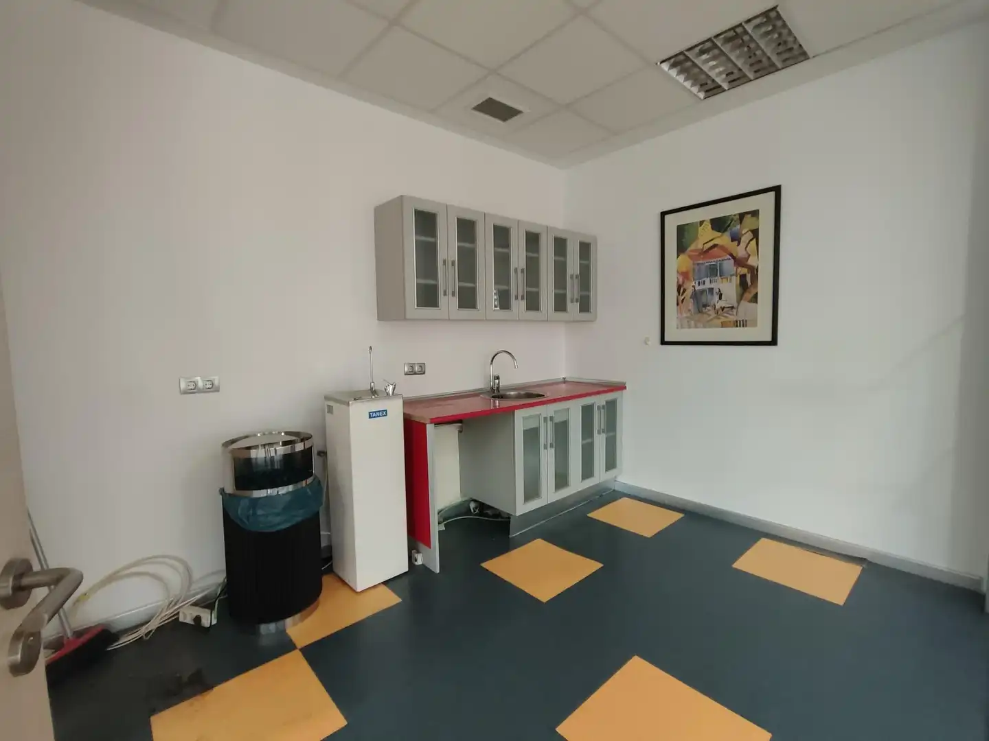 Cuina de Oficina de lloguer en Bilbao  amb Aire condicionat i Calefacció