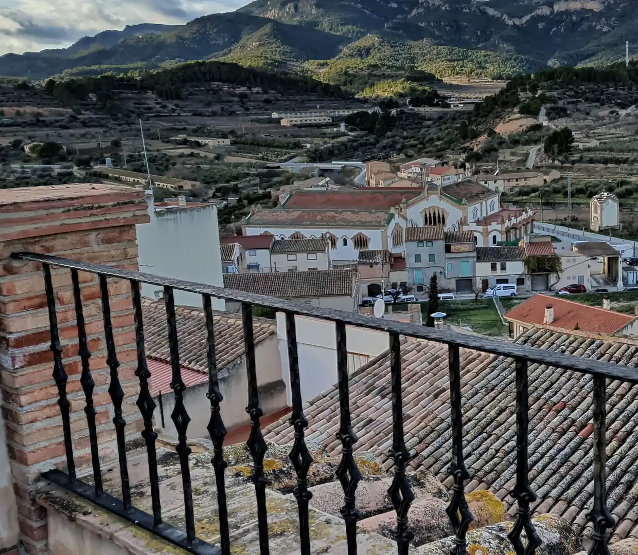 Außenansicht von Einfamilien-Reihenhaus zum Verkauf in El Pinell de Brai mit Klimaanlage, Heizung und Terrasse