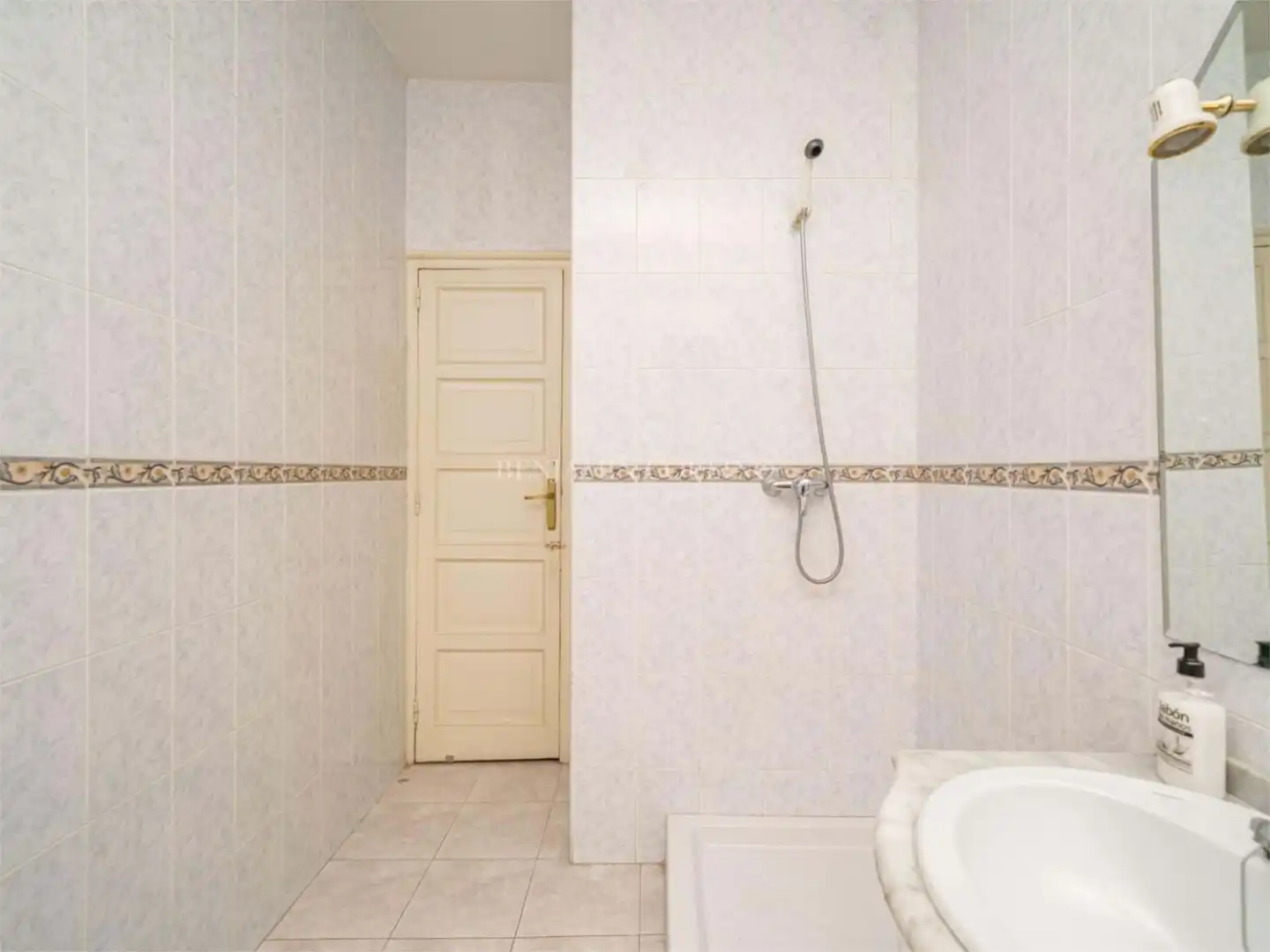Baño de Piso en venta en Madrid con Balcón