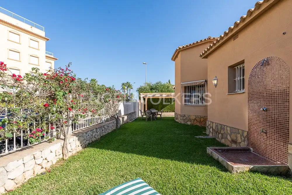 Exterior view of Houses for sale in Oliva  with Air Conditioner, Heating and Private garden