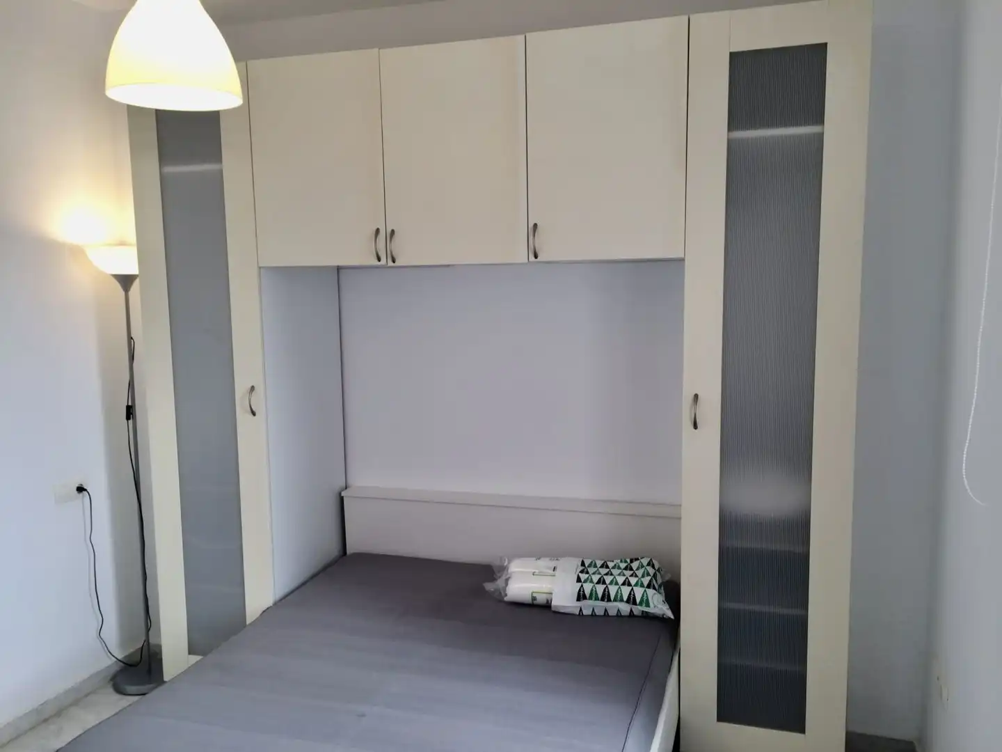 Schlafzimmer von Wohnung zum Verkauf in Sanlúcar la Mayor mit Klimaanlage, Heizung und Abstellraum