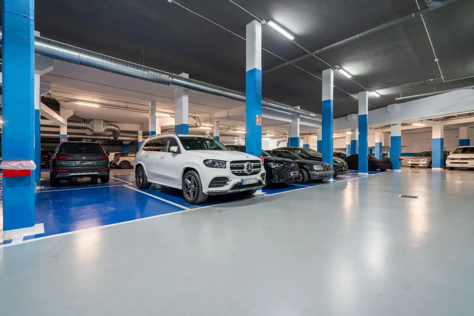 Parking de Piso en venta en Almería con Aire acondicionado, Calefacción y Jardín privado