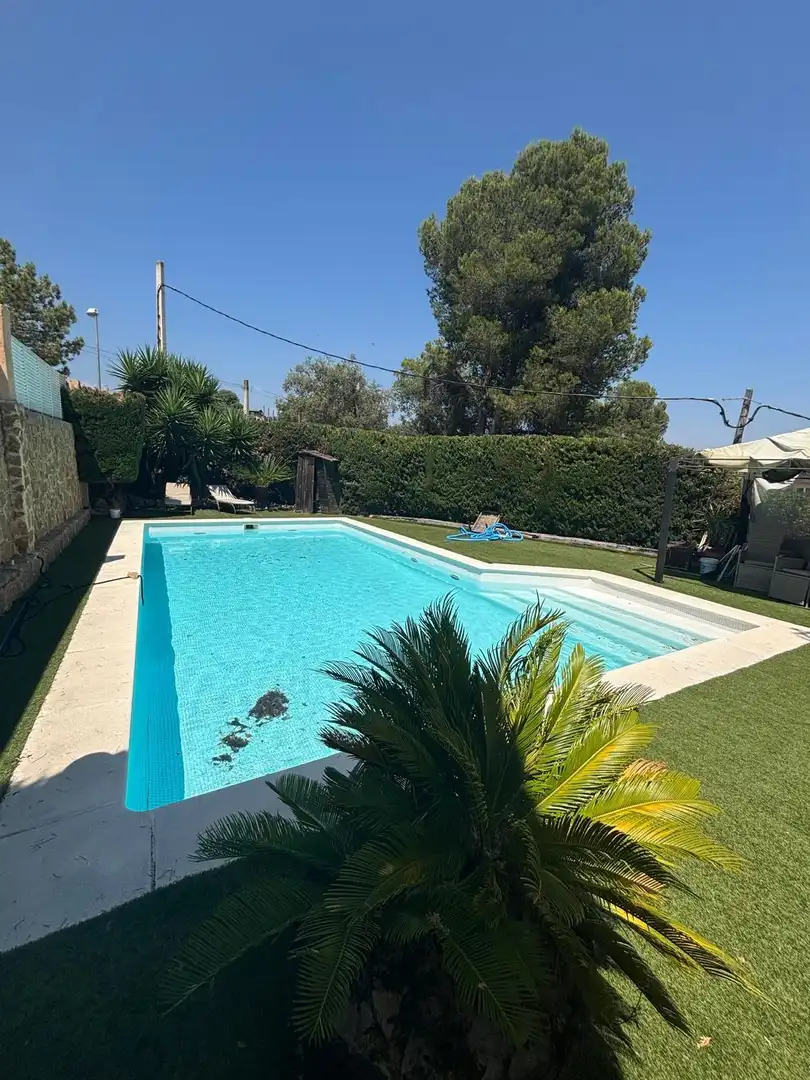 Schwimmbecken von Haus oder Chalet zur Miete in Sentmenat mit Klimaanlage, Privatgarten und Terrasse