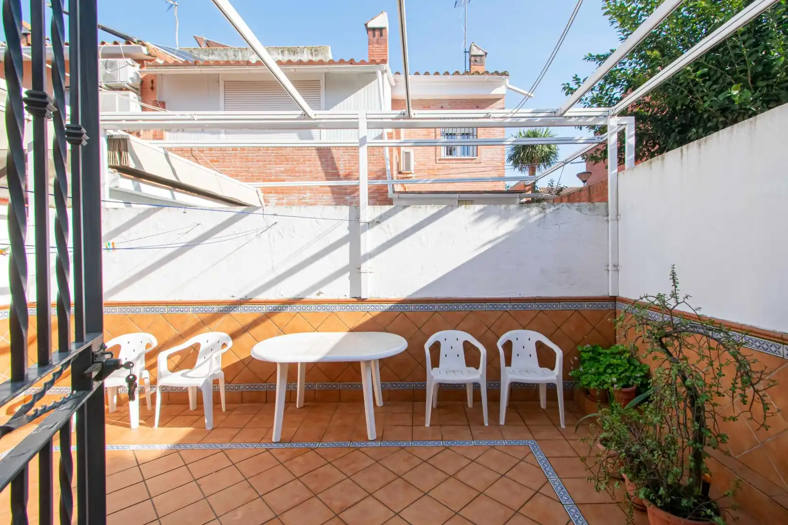 Jardí de Casa adosada en venda en Sevilla amb Aire condicionat, Calefacció i Jardí privat