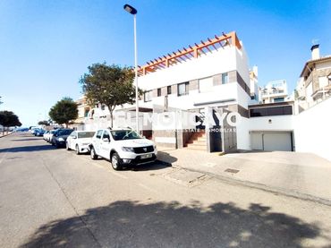 Maison mitoyenne avec piscine à vendre à Los Secanos