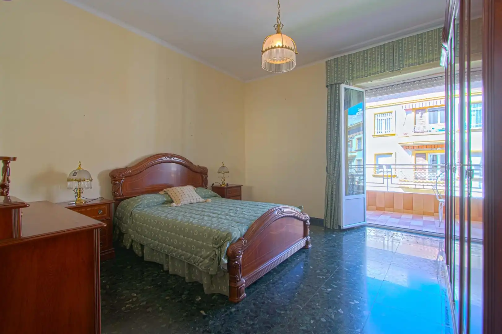 Bedroom of Flat for sale in Sevilla  with Air Conditioner, Heating and Storage room