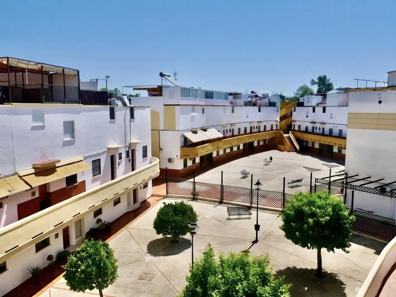 Vista exterior de Dúplex en venda en Écija amb Aire condicionat, Terrassa i Traster