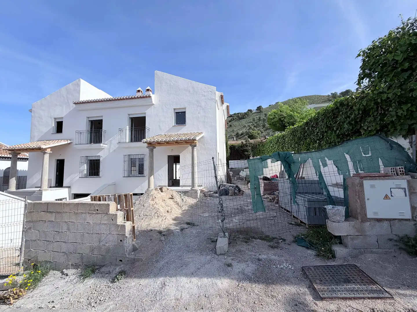 Vista exterior de Casa o xalet en venda en Padul amb Jardí privat, Piscina i Balcó
