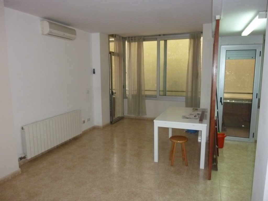 Living room of Flat for sale in Girona Capital  with Air Conditioner and Balcony