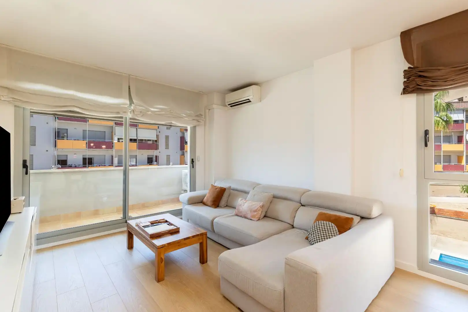 Sala de estar de Piso en venta en Terrassa con Calefacción y Piscina comunitaria