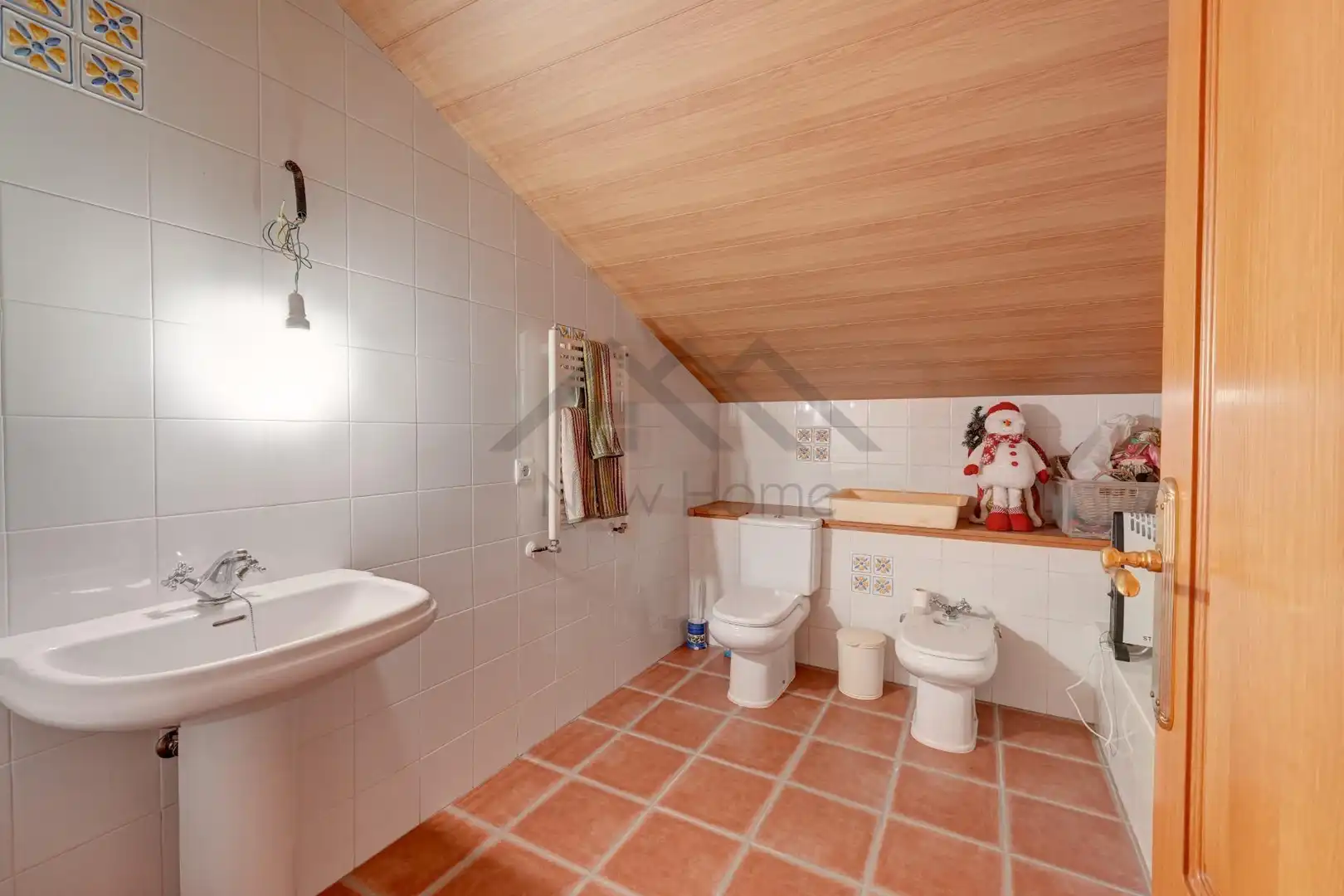 Bathroom of Houses for sale in La Pobla de Vallbona  with Heating, Private garden and Terrace