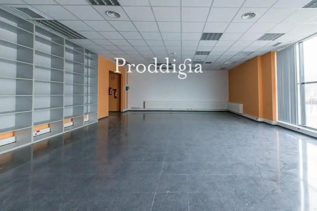 Oficina de lloguer en L'Hospitalet de Llobregat amb Aire condicionat i Calefacció