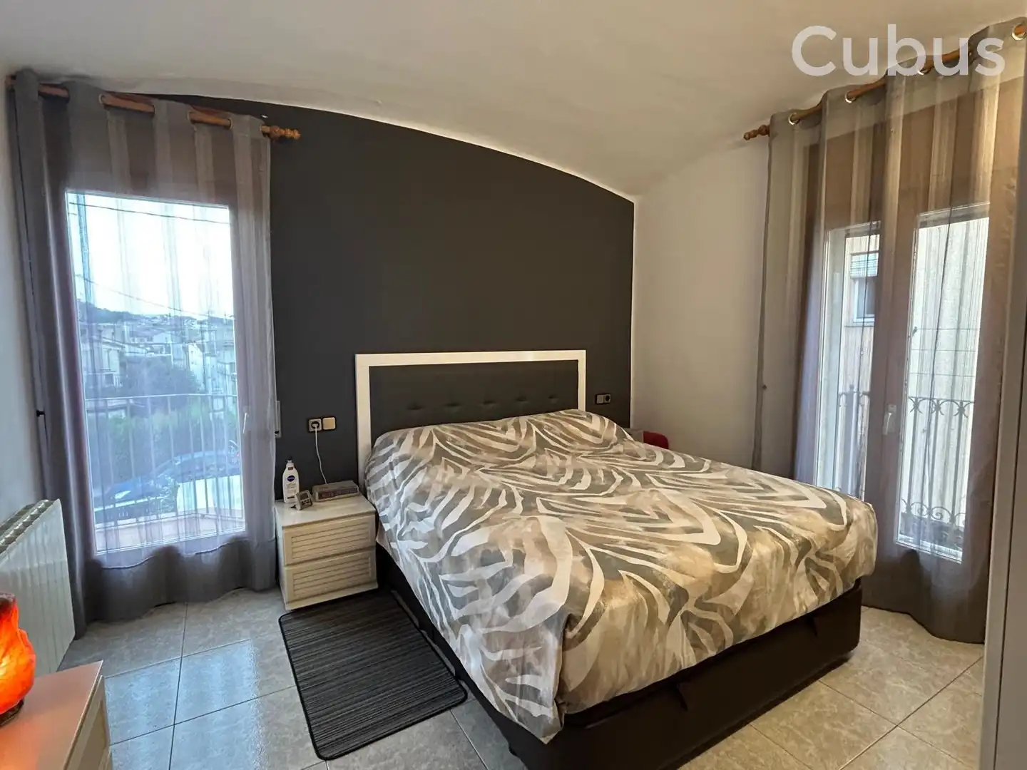 Dormitori de Casa adosada en venda en Olot amb Aire condicionat, Calefacció i Terrassa