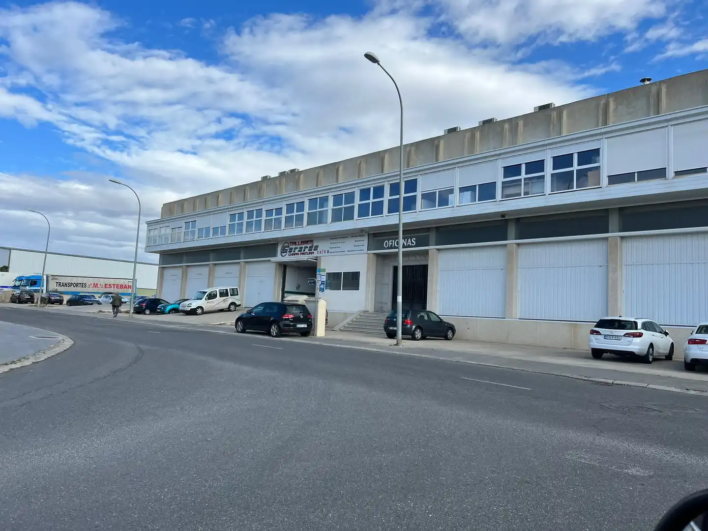 Nave industrial en alquiler en Hervencias Altas - El Pinar