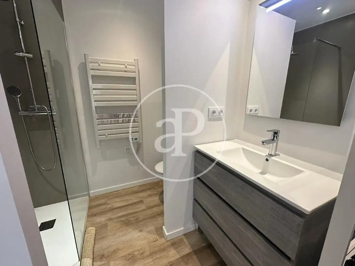 Badezimmer von Wohnung zur Miete in  Palma de Mallorca mit Klimaanlage, Heizung und Möbliert