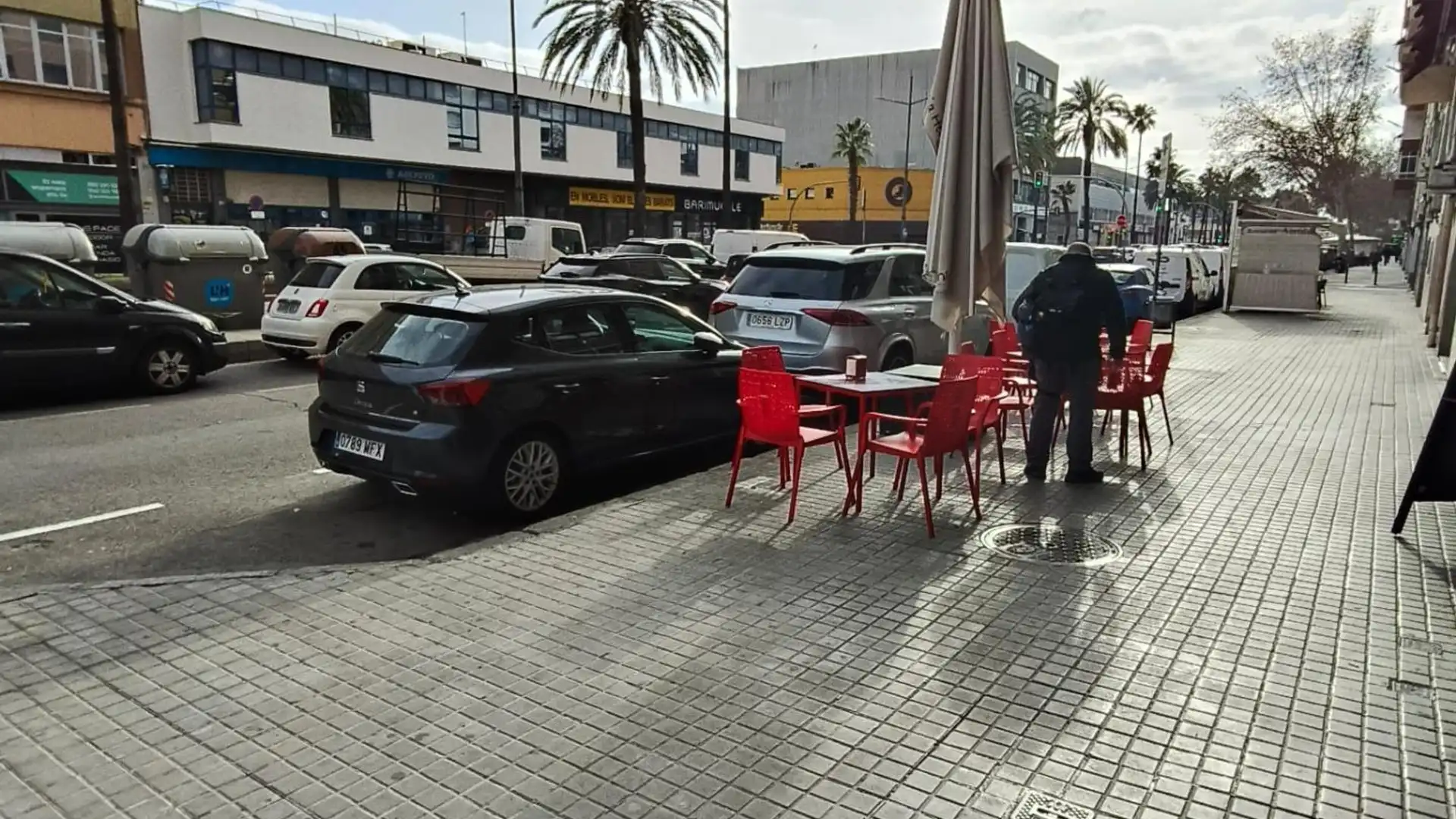 Vista exterior de Local en venta en L'Hospitalet de Llobregat con Aire acondicionado
