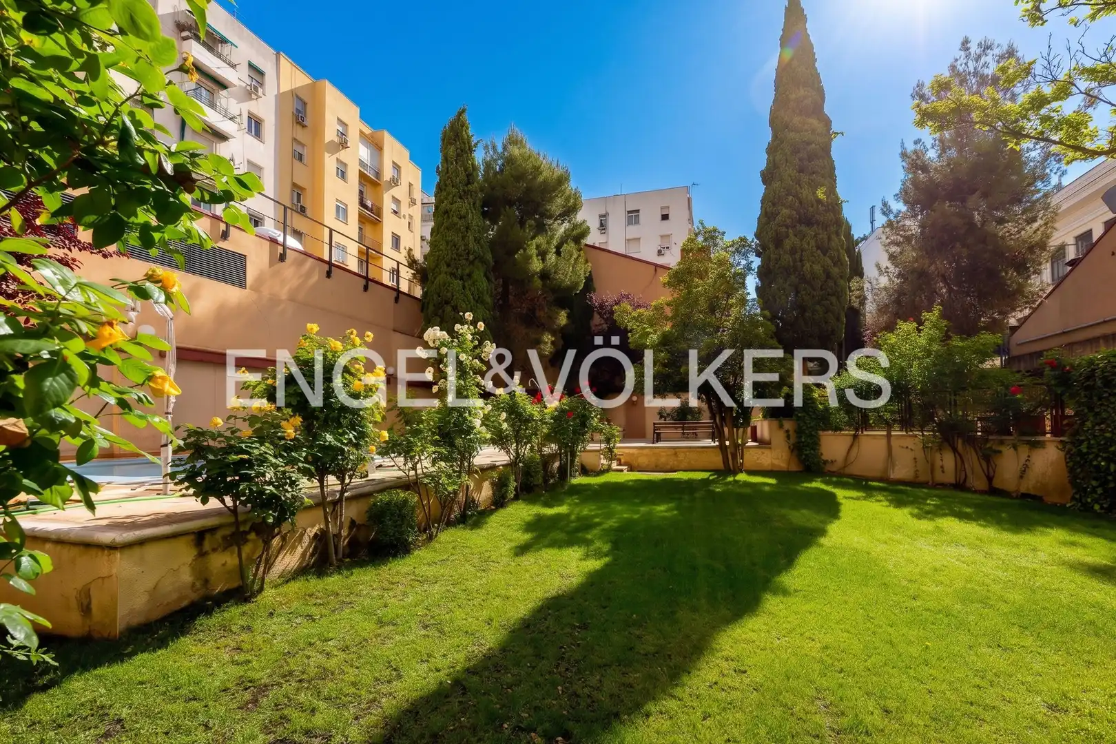 Terrassa de Pis en venda en Madrid amb Aire condicionat, Calefacció i Jardí privat