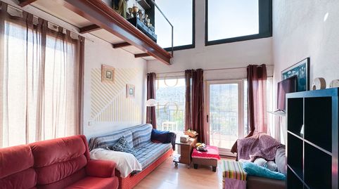 CASA DE 4 HABITACIONES CON TERRENO DE 1671 M2 PARA INVERSORES EN LA URBANIZACIÓN DE MONTBARBAT, imatge 2