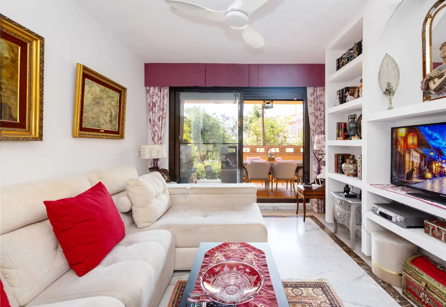 Living room of Ground floor for sale in Marbella  with Air Conditioner, Heating and Private garden