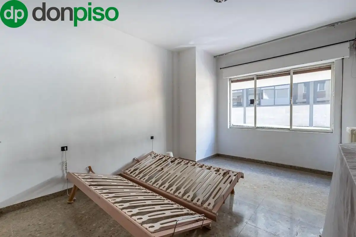 Schlafzimmer von Wohnung zum Verkauf in Granada