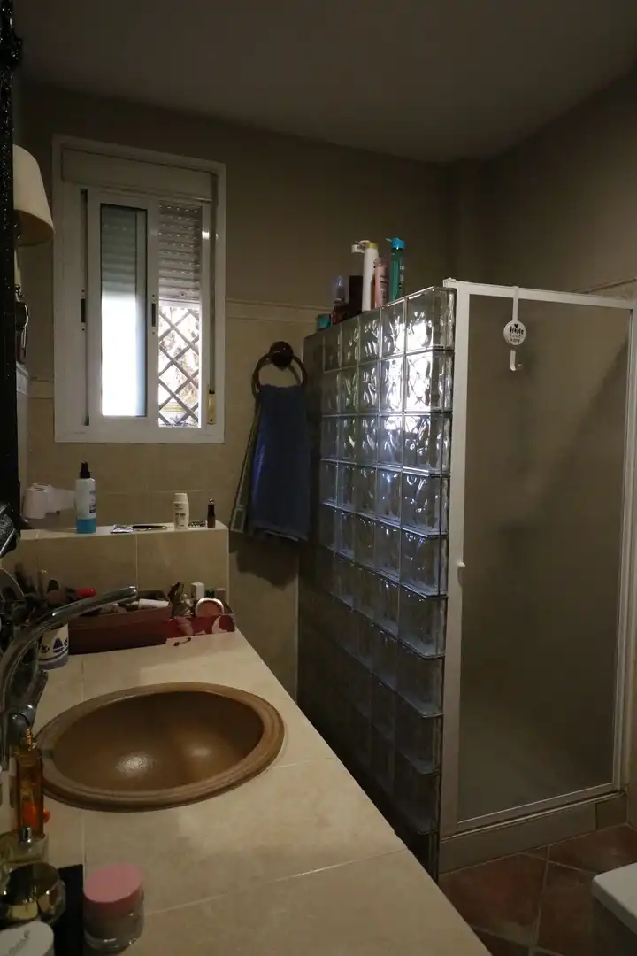 Baño de Casa o chalet en venta en Dos Hermanas con Aire acondicionado, Calefacción y Jardín privado