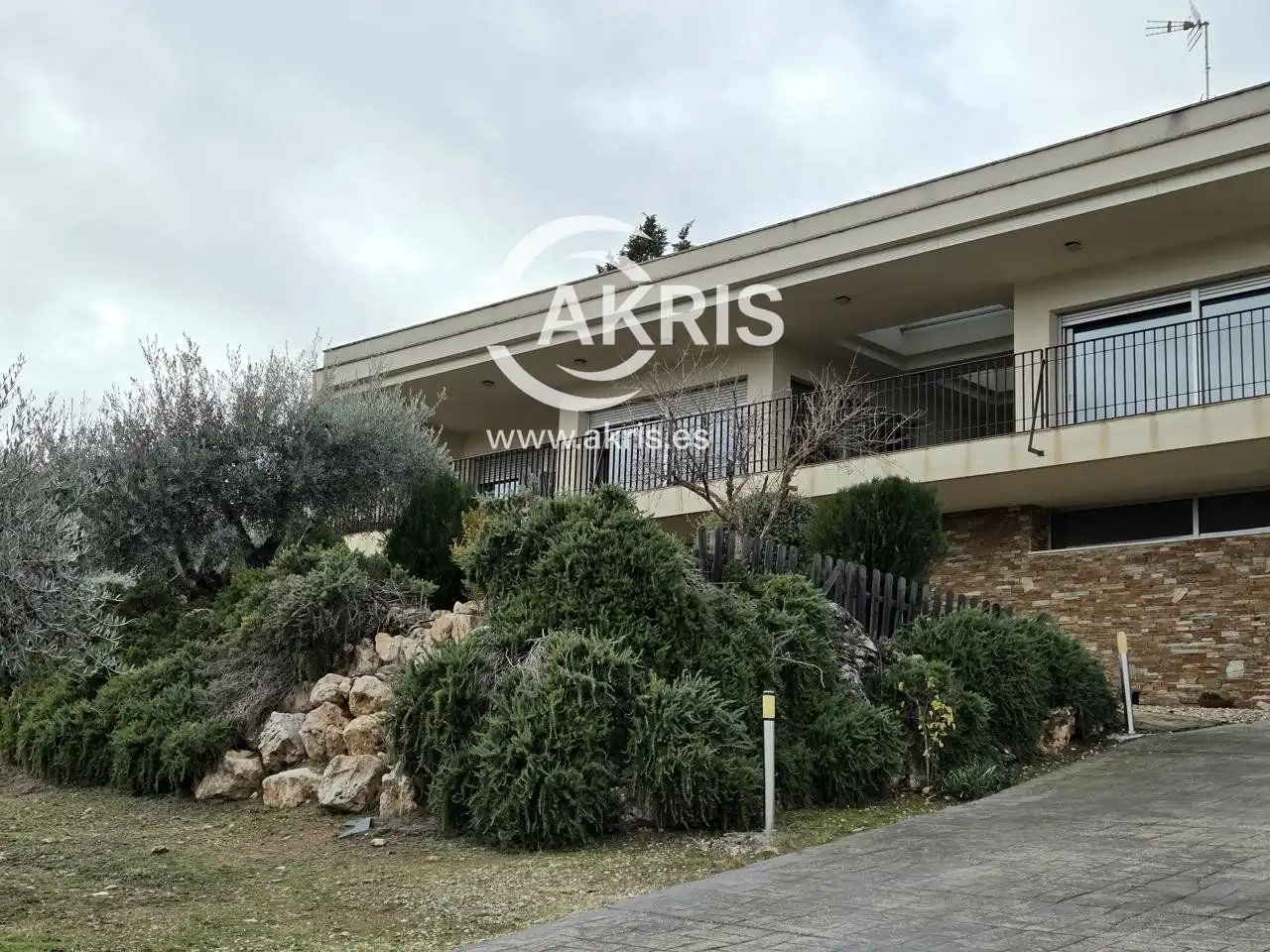Houses for sale in Calle Monasterio Santa María la Real, Los Cigarrales-La Bastida