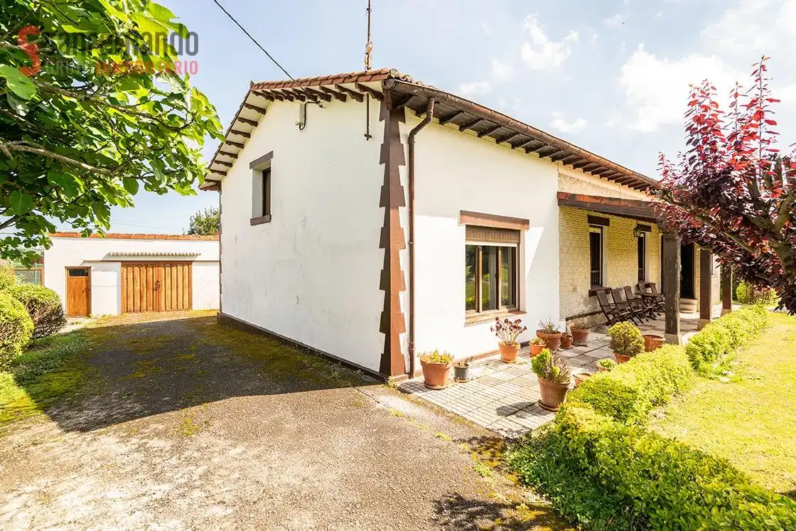 Vista exterior de Casa o chalet en venta en Reocín con Calefacción y Jardín privado
