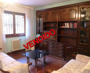 Sala d'estar de Pis en venda en Segovia Capital amb Calefacció, Parquet i Traster