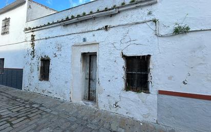 Vista exterior de Casa o xalet en venda en Utrera amb Jardí privat i Terrassa