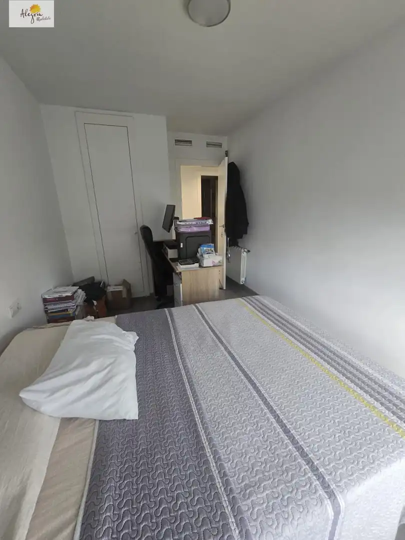 Dormitori de Apartament en venda en Paterna amb Aire condicionat, Traster i Moblat